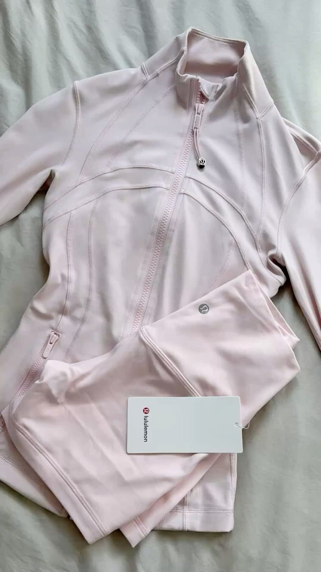 Lululemon 2 Piece Set - Basic colors